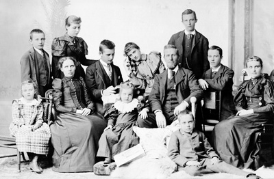 William I Johnston and family, ca. 1895